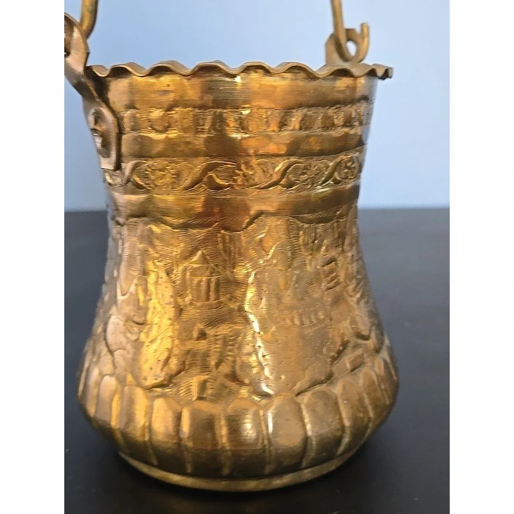 VINTAGE ANTIQUE LARGE‎ HAMMERED COPPER PERSIAN POT BUCKET Swing Handle